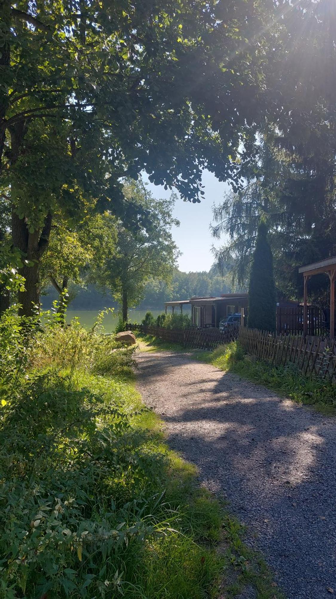 Domki Nad Jeziorem Karlowice Bagian luar foto