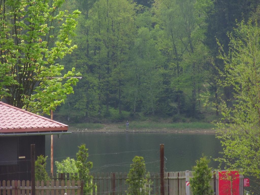 Domki Nad Jeziorem Karlowice Bagian luar foto