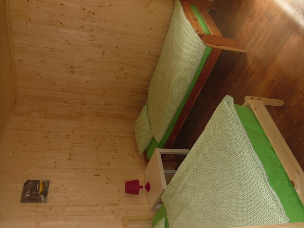 Domki Nad Jeziorem Karlowice Bagian luar foto