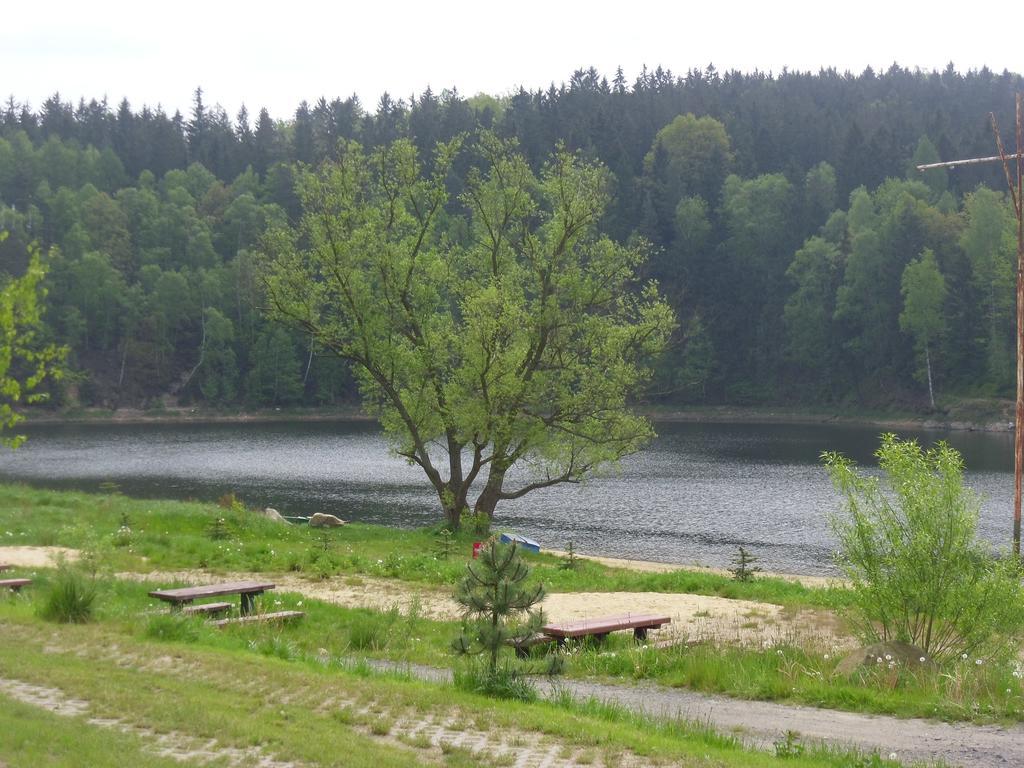 Domki Nad Jeziorem Karlowice Bagian luar foto